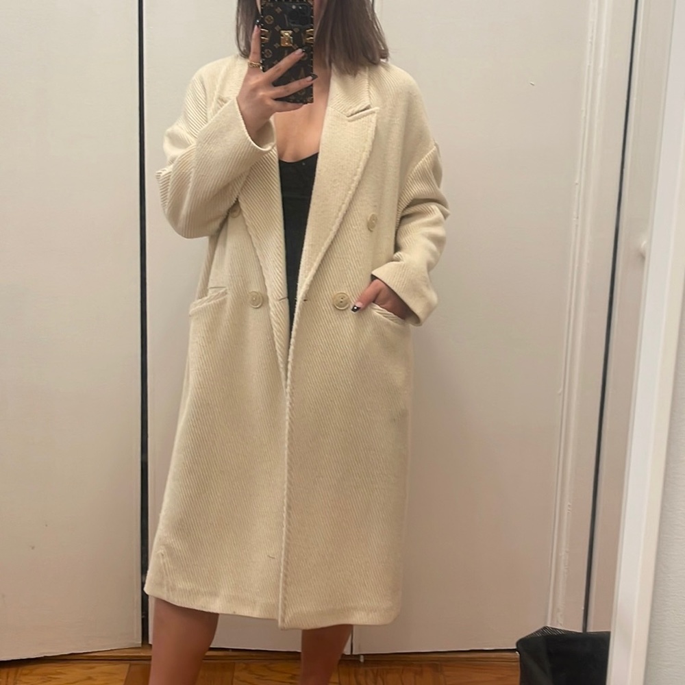 Zara white coat. Oversized Size M